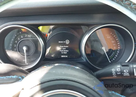 2021 Jeep Wrangler Unlimited Unlimited Rubicon 4X4 из США, поврежденный, VIN 1C4JJXR65MW765628